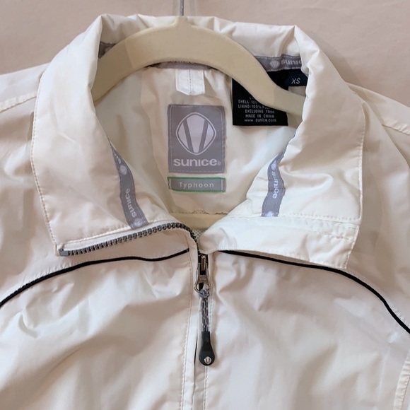 Sunice Water-Repellent Windbreaker *EUC* - Picture 2 of 6